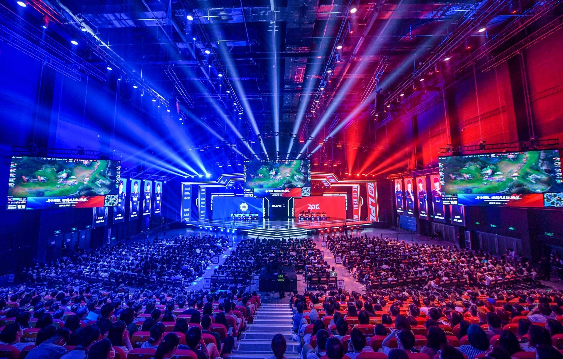 通过回顾本 通过回顾本