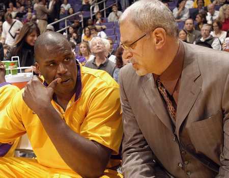 伊万率国足败澳洲，陈涛郑智无奈助教身份，引发广泛热议.